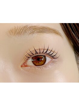 ナチュラル上品な目元にしたい