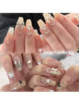 ジェニージェイ ネイルスタジオ(jennie.j nail studio)の写真/ワンホン/ガーリーなロングネイルで指長効果◎女の子の指先を華やかに彩ります☆