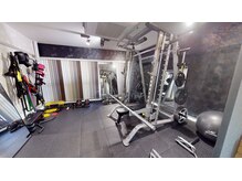 インフィニットジム 渋谷店(INFINITE GYM)/タフスタッフのスミスマシーン♪