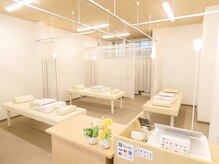 ナル整骨院 整体院 祖師ヶ谷大蔵(NALU整骨院 整体院)の雰囲気（明るく清潔な院内）