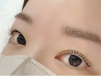 ミント(mint)の写真/目のキワまでくるんと上がったドーリーなまつ毛で目力UP☆自然な仕上がりで大人可愛いモテeyeに…♪