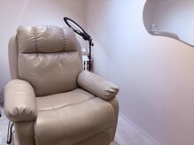 ink"四条烏丸【まつげパーマ/パリジェンヌ/アイブロウ/眉毛/ヘッドスパ】の雰囲気(プライベートな個室空間♪)