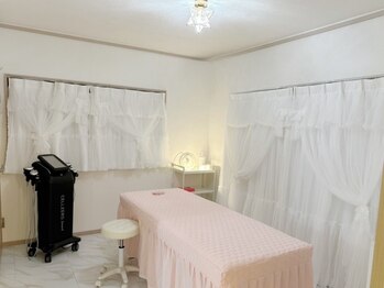 ロザーラ(Rosala)の写真/【大治/フェイシャル/たるみケア】サーマナイフ&EMS+プロの圧倒的なハンド技術で若見え肌に♪小顔効果も◎