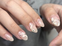 プリュム(PLUME.)の雰囲気(夏に人気なお花ネイル)