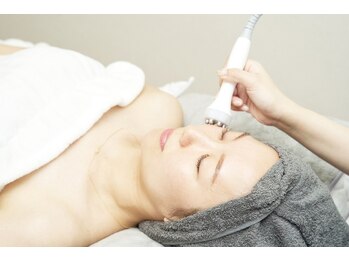 アンド(&.)/肌別美容液導入