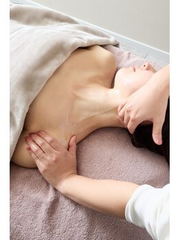 インヤン(yinyang)の写真/肌質改善とボディケアのセット【美容鍼＋整体】背中の鍼で根本から姿勢改善、首肩のつらさもスッキリ＊