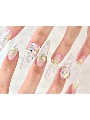 nail salon LUXURY　西梅田店