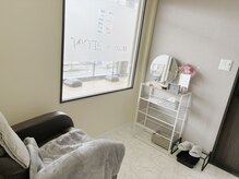 個室なので、リラックス空間♪安心して施術を受けれます。