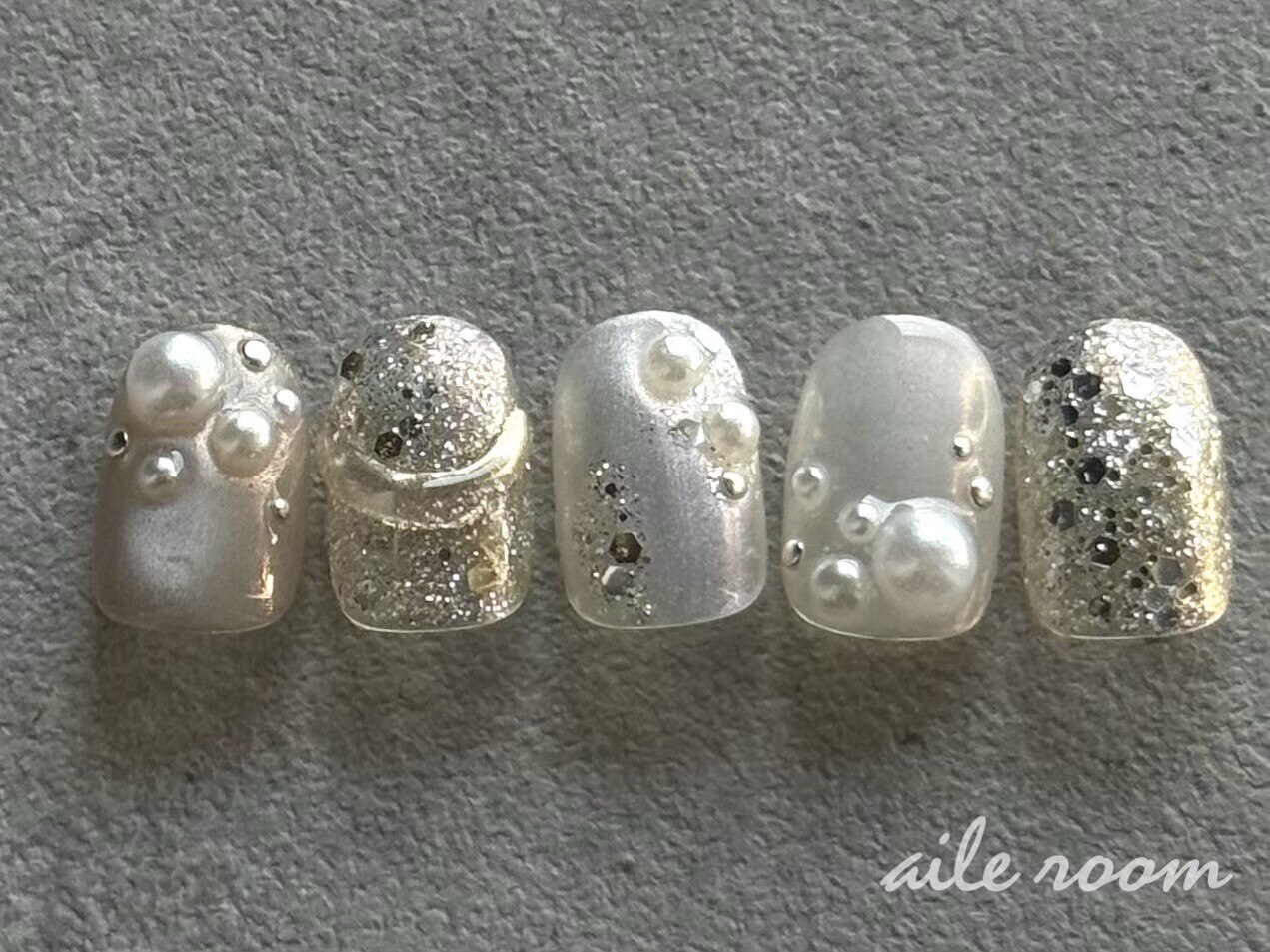 2025年-2026年冬トレンド】ホワイト ワンカラーのネイルデザイン集