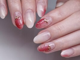 いちごニュアンスネイル