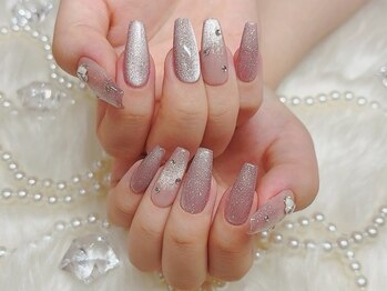 メルナチュールガーデン 大橋駅前店(Mere Nature Garden)の写真/【マグネットアート￥8480】奥行きのある唯一無二の輝きと透明感で光をまとって魅せるトレンドネイル♪