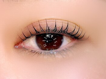 ラヴィリス(RAVILISS)/パリジェンヌラッシュリフト