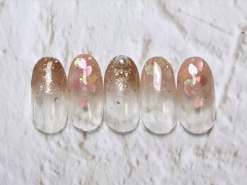 桜の花びらネイル