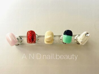 アンドネイル ビューティー(AND nail,beauty)の写真/透明感や質感が楽しめるデザインで彩られた店内はまるでアトリエ。圧巻の技術力で見惚れる指先へ…♪
