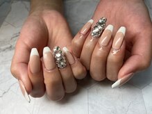 クイーン(Queen)/綺麗目ネイル