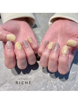 リッシュ(RICHE)/クリームイエロー×ホロネイル