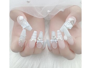 サクラネイルサロン(Sakura Nail Salon)の写真/新宿駅徒歩5分の好立地！長さ出しや持ち込み、パーツつけ放題で理想のネイルへ♪