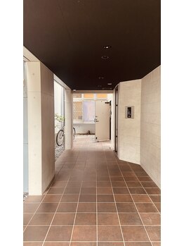 ピリナ(Pilina)/サロンの場所