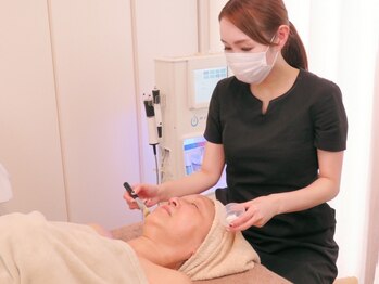 アティロン(Attirant)の写真/【本気のシミ改善】お肌の根本から改善しすっぴんでも自信の持てるお肌へと導きます♪年齢肌のお悩みに＊