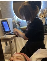 ナナイロ(nanairo)/マイクロニードルの施術風景