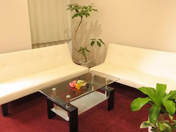 ほぐして博多/清潔感のある広々とした店内♪