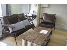 ルーナ(LUNA)/店内画像　待ち合い