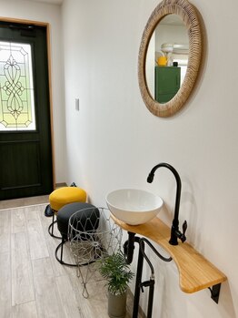 シークレットベース(SECRET BASE)の写真/【口コミ★4.9超!リピート95%超!】お顔の美容室2号店!大人のためのまつ毛・まゆげの秘密基地♪