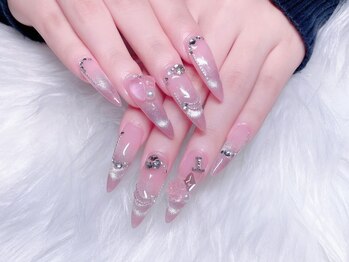 ルル 関内(LuLu)の写真/うるツヤ上品ネイルや,じゅわっと可愛いチークネイル,艶感重視のシンプル綺麗めネイル等ときめくネイルを♪