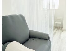 フカフカのリクライニングチェアでゆったりお過ごしいただけます