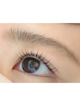 ナチュラル上品な目元にしたい