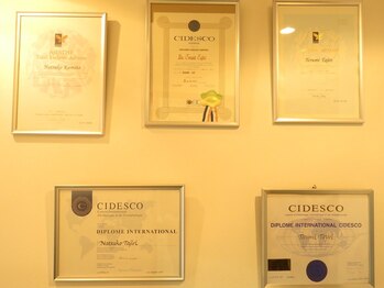 エルブセゾン/国際ライセンスと講師の資格保持