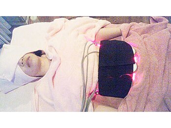 ヒーリングユー(Healing you)/赤色LED付EMSは、痩せに強い味方