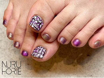 ヌル ネイル 堀江(NURU NAIL HORIE)の写真/フットバス付きで大人気◎ふとした時に見えるフットネイルで気分UP♪豊富なカラーとデザインをご用意☆