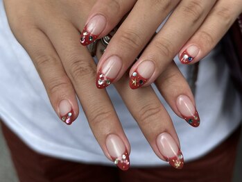 インザピンクリリー(in the pink LILY)/フレンチ×パーツゴテゴテネイル