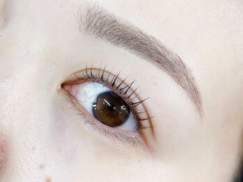 レイリス 金町店(Raylice)の写真/まつげパーマ×アイブロウ同時施術◎眉毛メイクレクチャー付で自信と魅力をUP［金町/エアブラシ/学割U24］