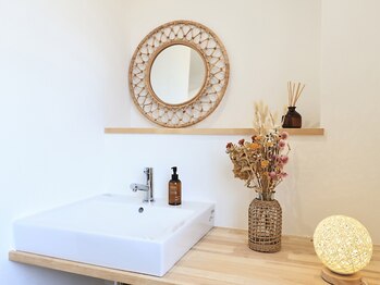 ライクミー(Like ME)の写真/張り詰めた日々に自分だけの至福空間を♪完全個室のプライベート空間で人目を気にせずリフレッシュ☆