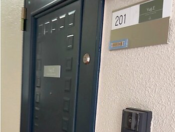 ユゲ(Yug.E)/当サロンの入り口はこちらです