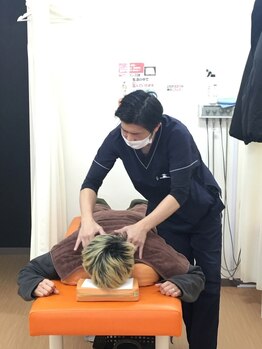 ピース整骨院・整体院【整体/骨盤矯正/姿勢矯正/腰痛/肩こり/マッサージ/猫背/頭痛】の写真/【国家資格保有】のプロが施術！男性特有の頑固なコリや疲労を根本改善◎駐車場完備で通いやすさも抜群。