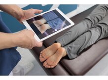  STEP2　整体前の歪みの状態を画像でご本人に確認していただきます。