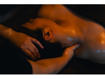 ボーントウビー(Born to be)の写真/【垂水駅すぐ】ガチガチの首肩・頭の疲れに★本格アーユルヴェーダ深層オイル＆もみほぐし整体でスッキリ