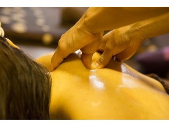 アール ピースア(R pii-suer)/【アロマオイルマッサージ】