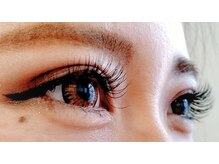 アイ シャイン(eye shine)の雰囲気(アイライン効果あり!!)