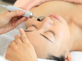 エステティック サロン ノナ(NONA)の写真/毛穴レス肌へ！角質除去＆超音波洗顔で夏肌を引き締め☆