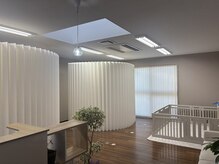 メイ(mei)の雰囲気（柔らかい雰囲気の店内で、リラックスしてお過ごしください♪）