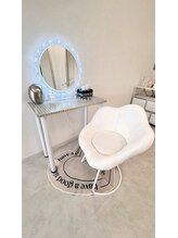 オッターヴァ 学芸大学(8va.)/メイク直し用ドレッサー