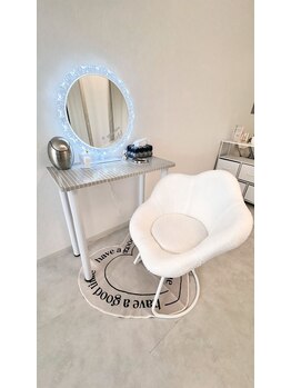 オッターヴァ 学芸大学(8va.)/メイク直し用ドレッサー