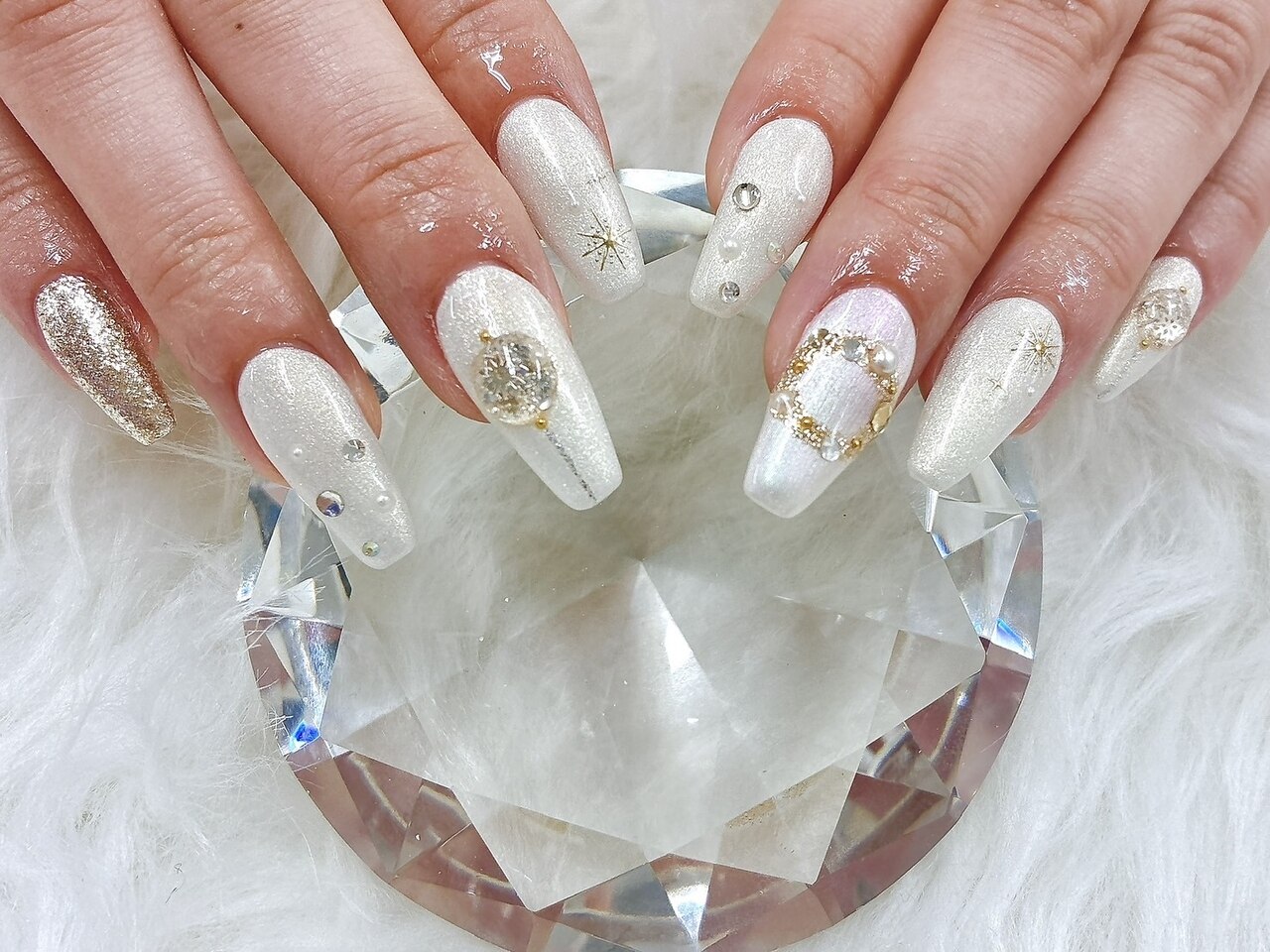 2025年-2026年冬トレンド】ホワイト ワンカラーのネイルデザイン集