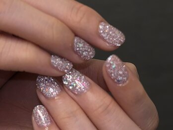 キラッと輝くフラッシュネイル