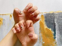 モグネイル(Mogunail)/秋チェックネイル