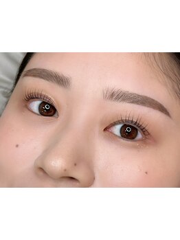 ナチュラル上品な目元にしたい